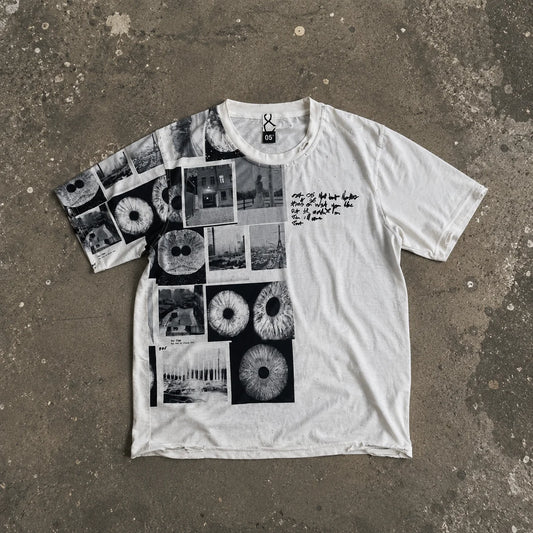  Modèle portant Archive Collage T-shirt Saint Aub — Tee graphique editorial streetwear français
