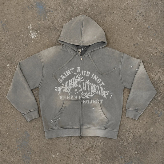 Modèle portant Rehab Zip Hoodie Saint Aub gris — Hoodie zip 100% coton streetwear urbain